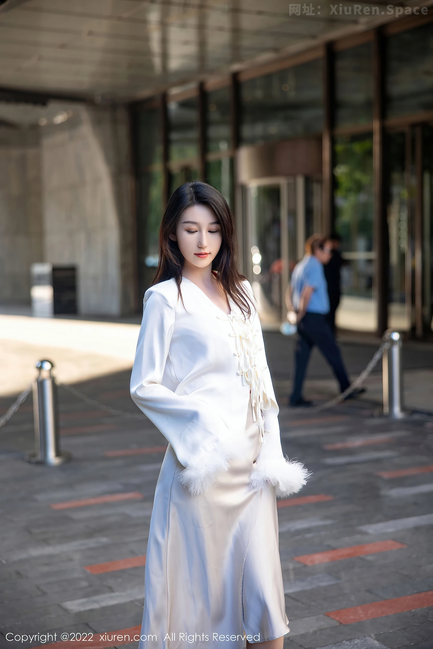 图片[5]-[XiuRen秀人网] VOL.5734 新人模特薇薇酱都市丽人脱白色套装露红色蕾丝内衣撩人诱惑写真87P-秀人网官方网站